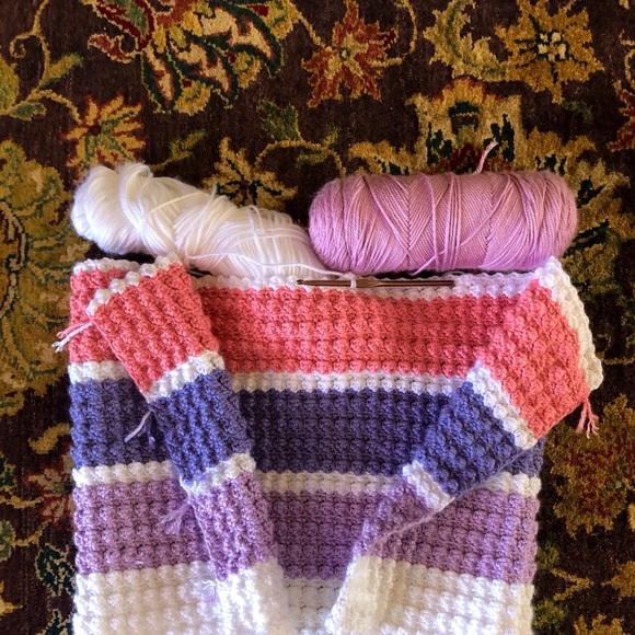 HANDMADE Crochet Crib baby blanket - Picture 4 of 11